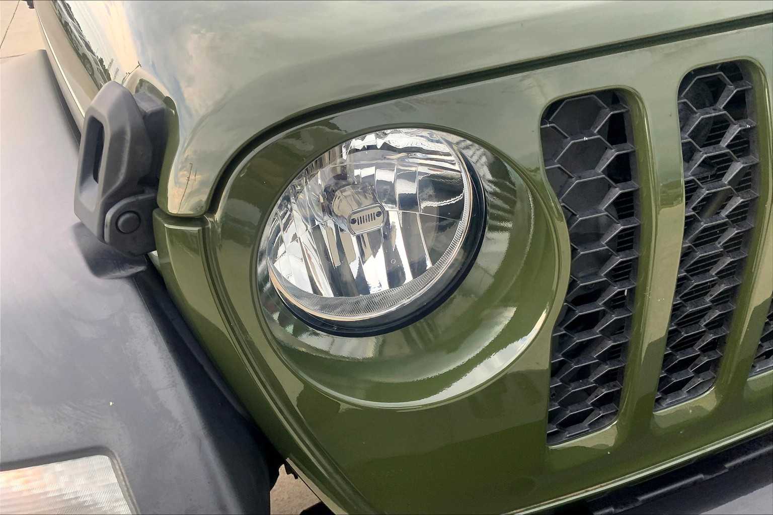2023 Jeep Gladiator Sport photo 27