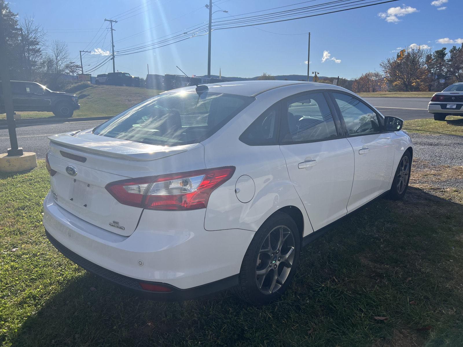 2013 Ford Focus SE photo 3