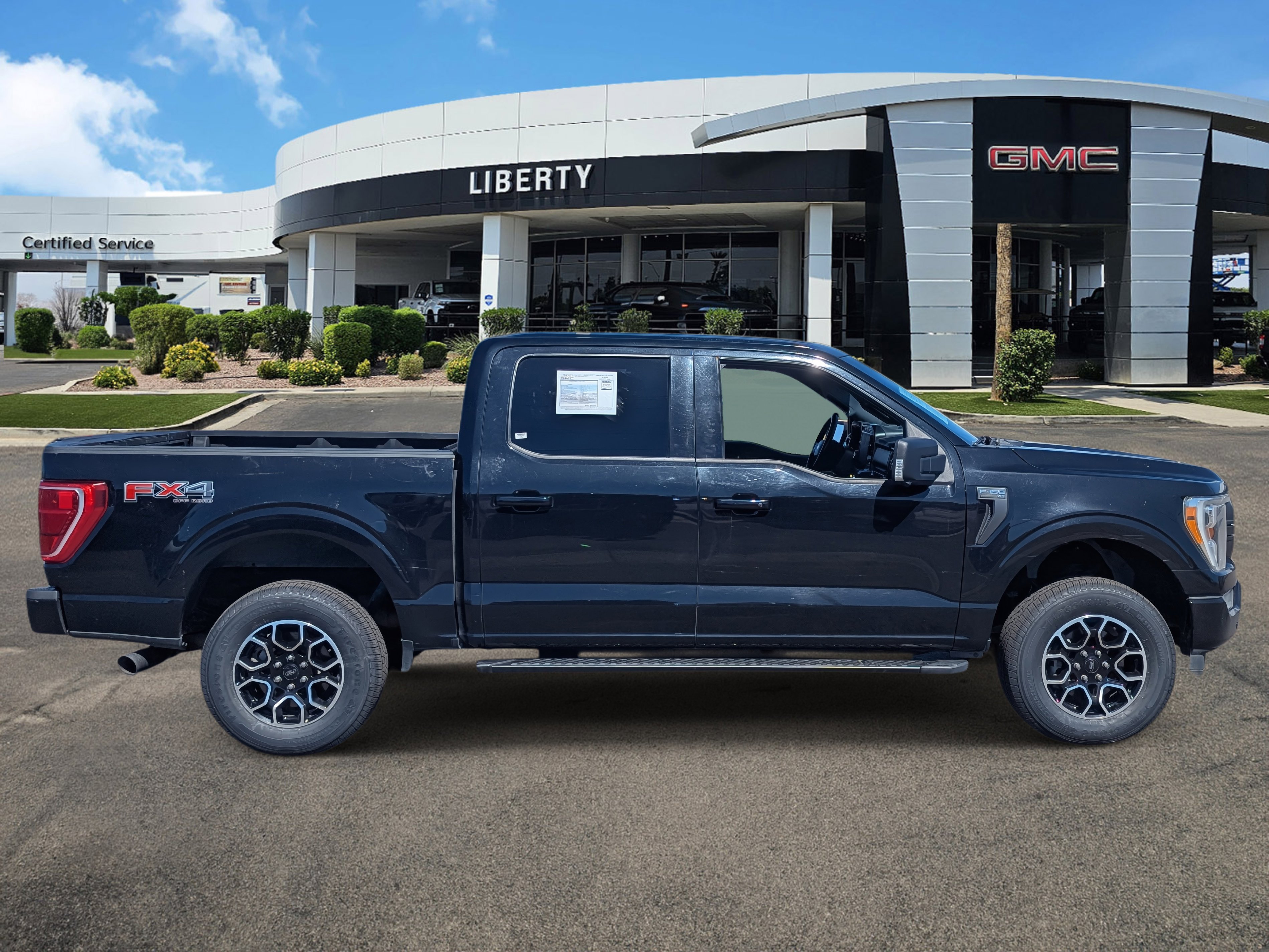 2021 Ford F-150 XLT photo 2