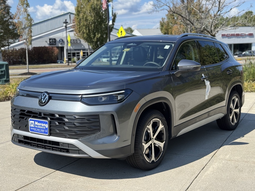 2025 Volkswagen Tiguan SE photo 4