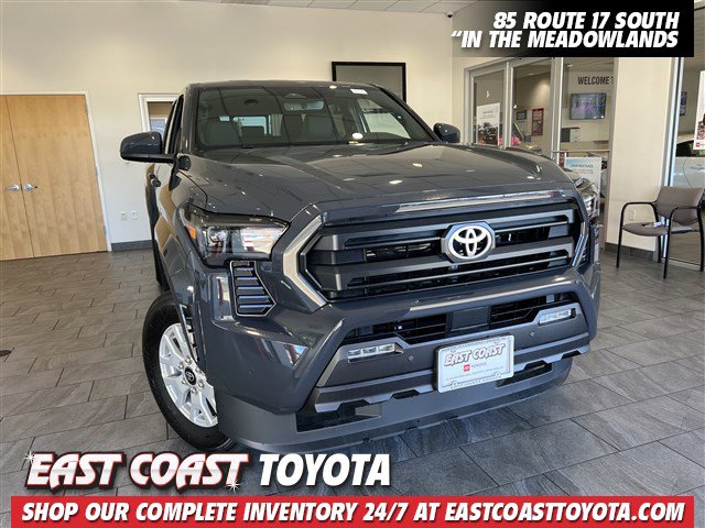 2025 Toyota Tacoma SR5's photo