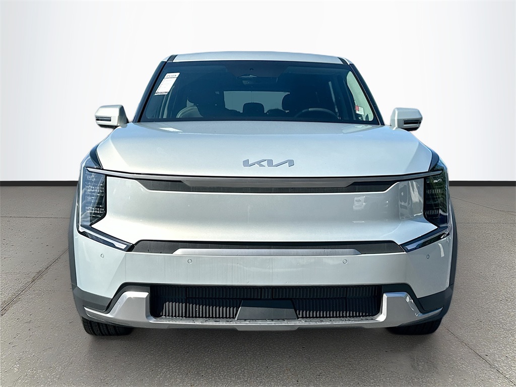 2026 Kia EV9 Light Long Range photo 2