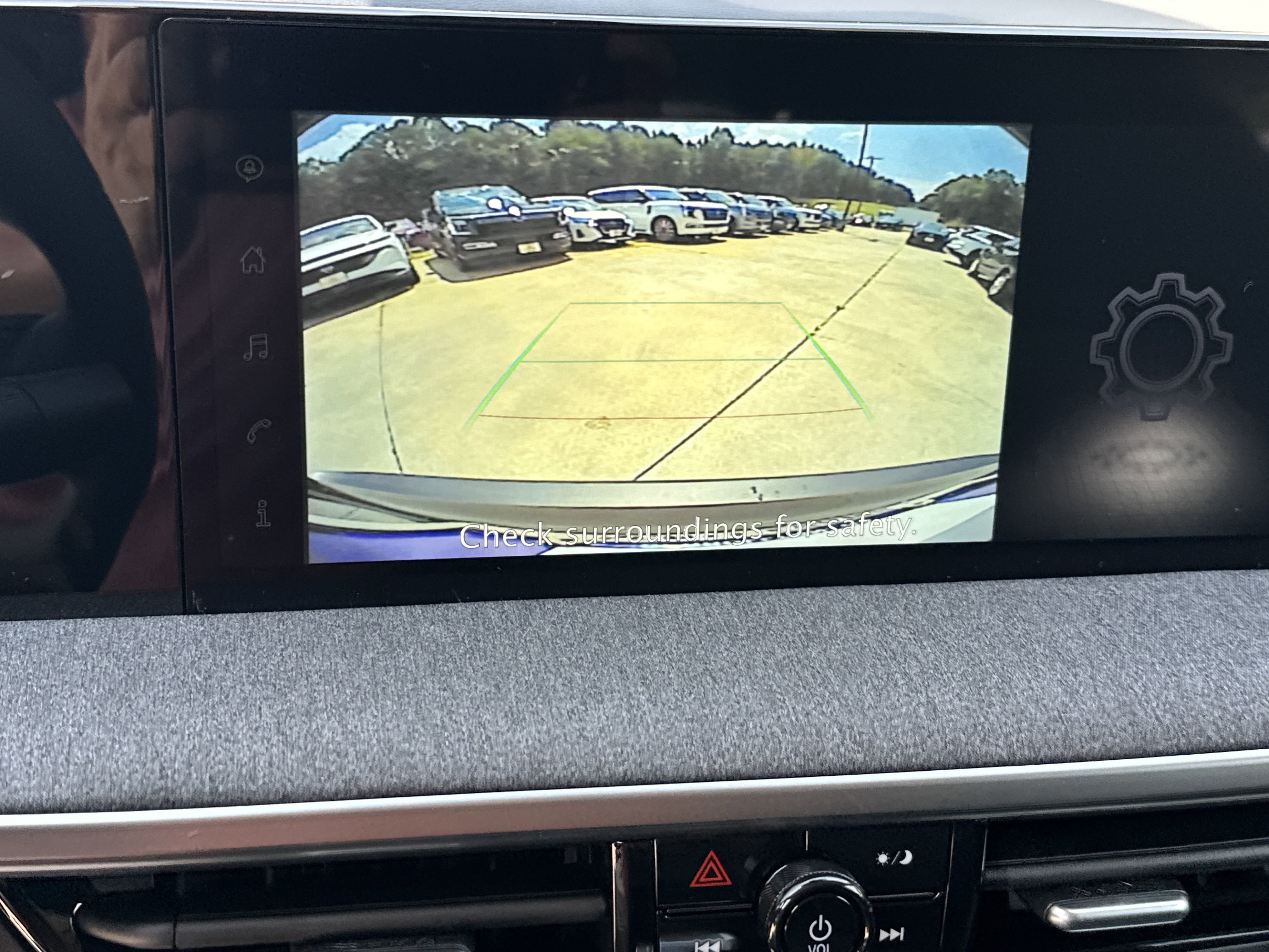 2025 Nissan Kicks SV photo 9