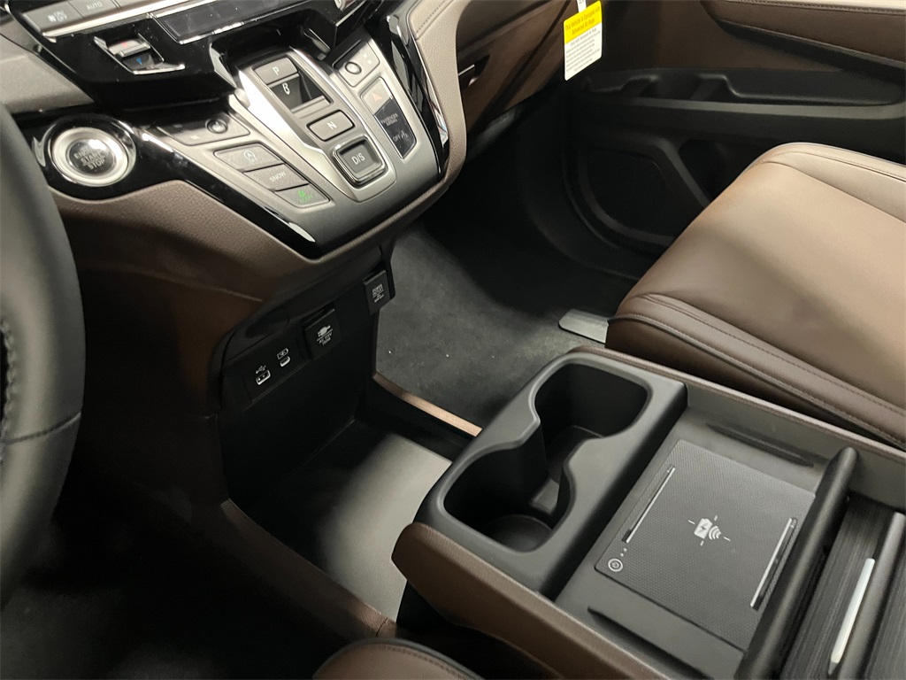 2026 Honda Odyssey Touring photo 15