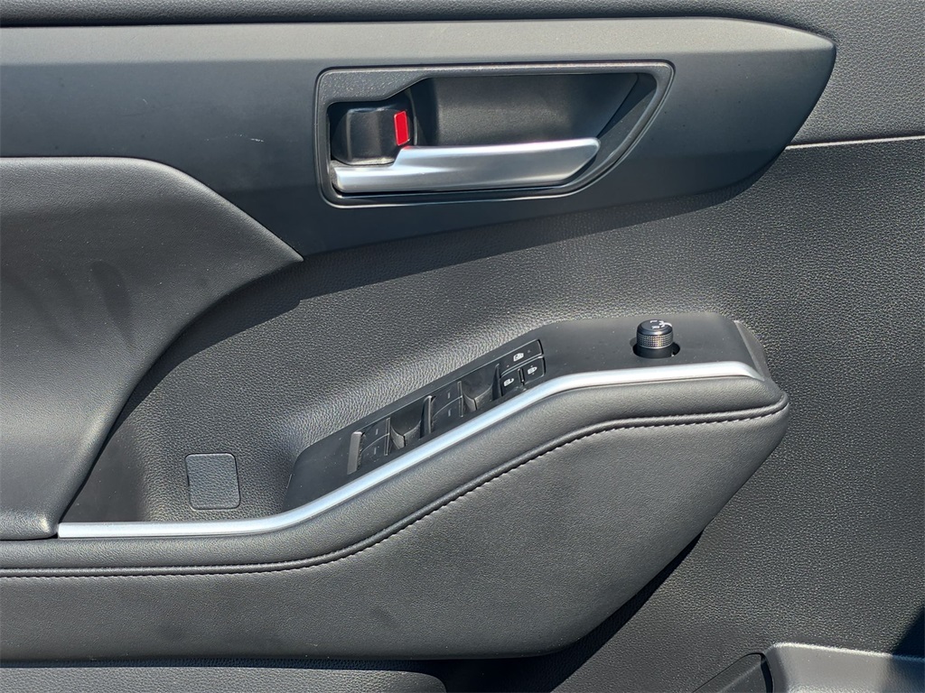 2024 Toyota Highlander Hybrid XLE photo 18