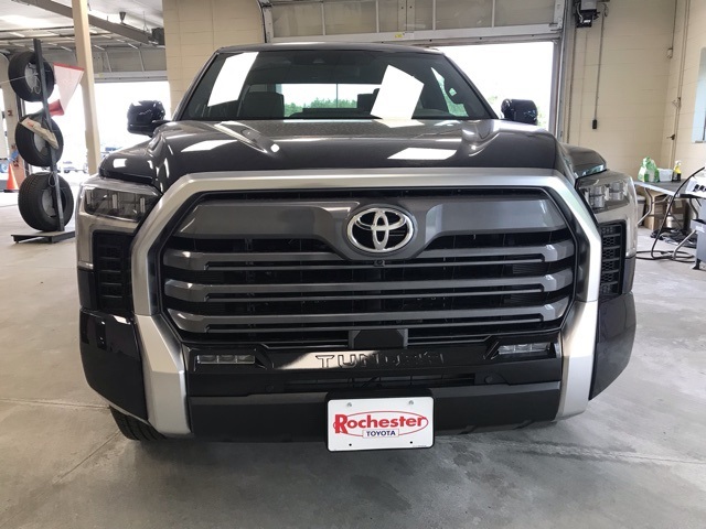 2025 Toyota Tundra Limited CrewMax photo 8