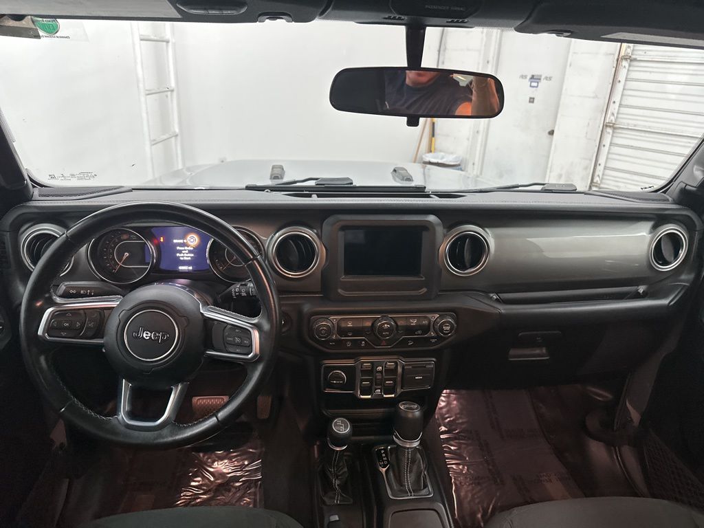 2020 Jeep Wrangler Unlimited Sahara photo 16