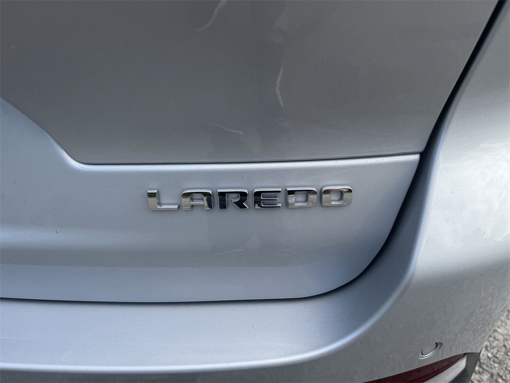 2021 Jeep Grand Cherokee Laredo photo 8