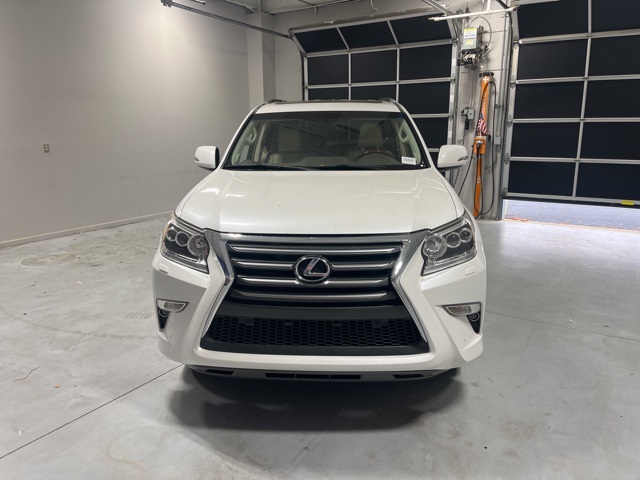 2016 Lexus GX 460 photo 2