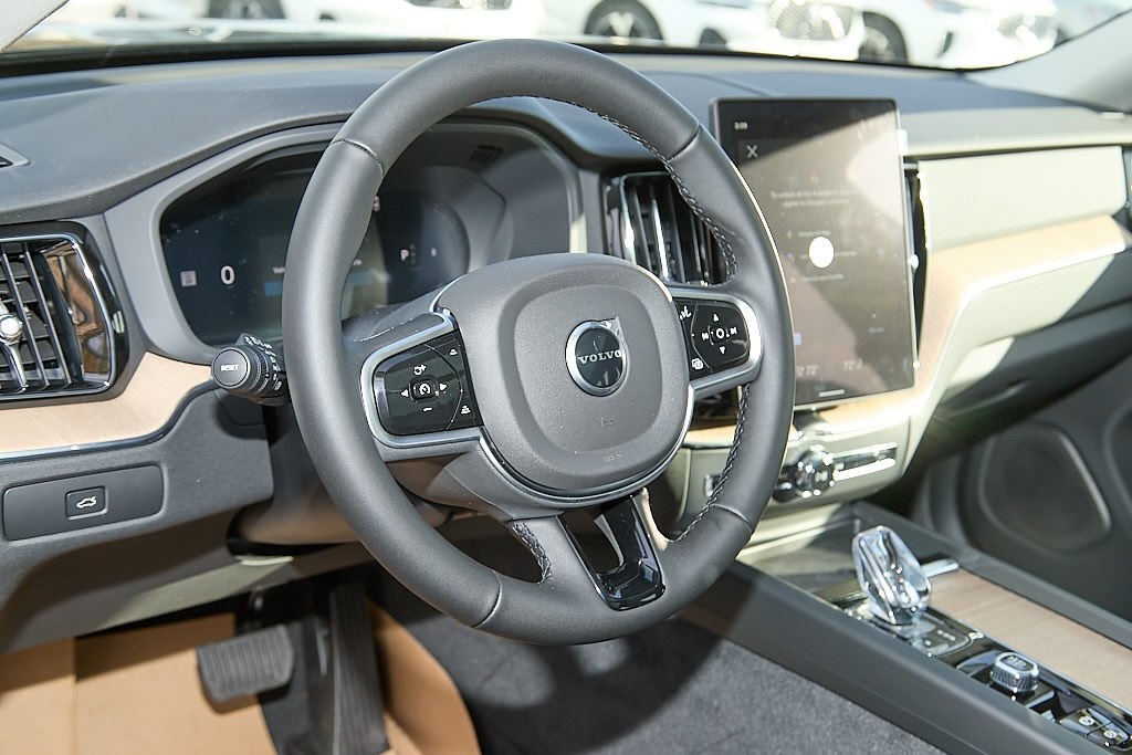2026 VOLVO XC60 - Image 11