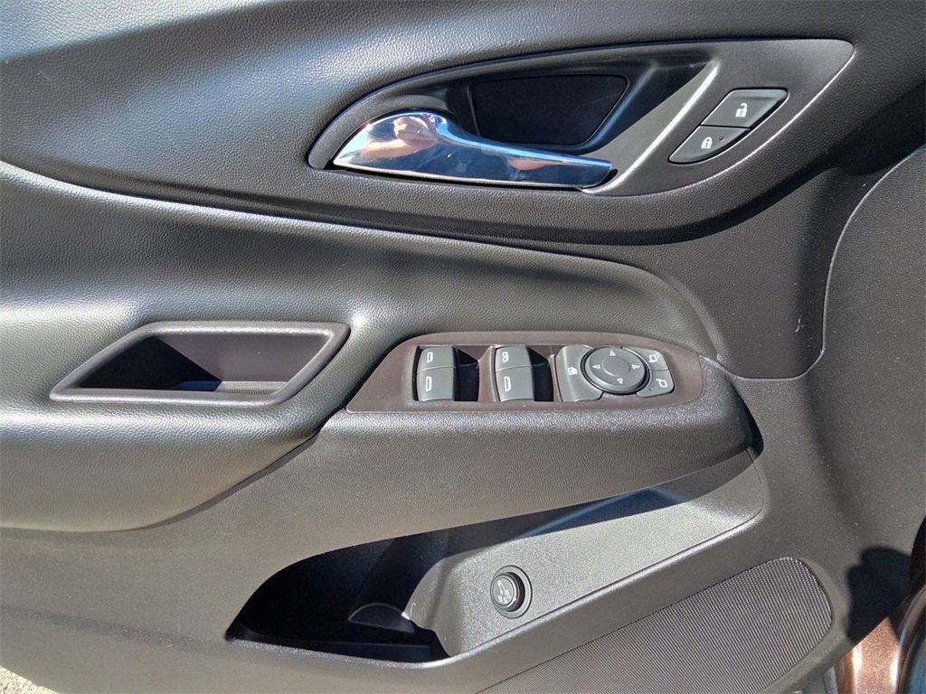 2020 Chevrolet Equinox LT photo 23