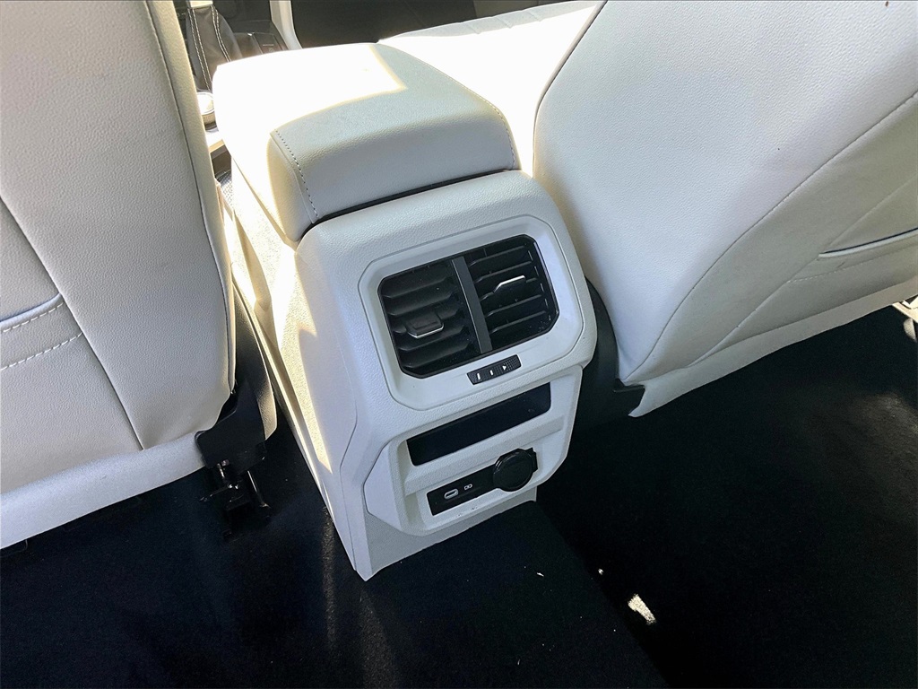 2022 Volkswagen Tiguan SE photo 24