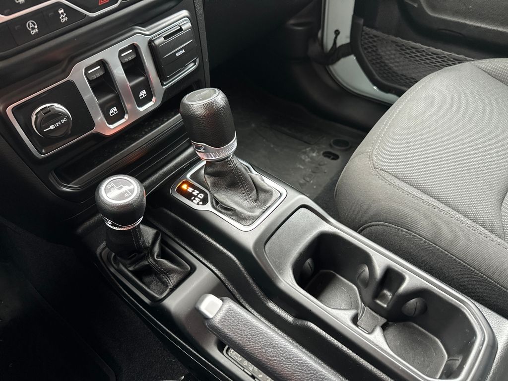 2023 Jeep Wrangler 2-Door Sport S's photo