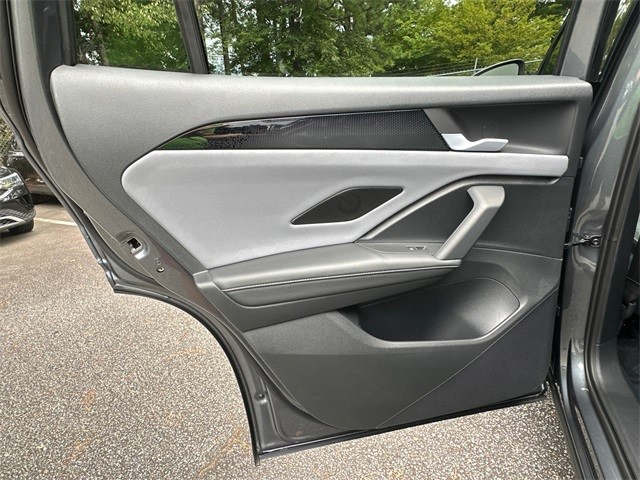2025 Volkswagen Tiguan SE photo 22