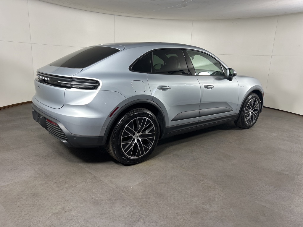 2025 Porsche Macan Electric photo 5