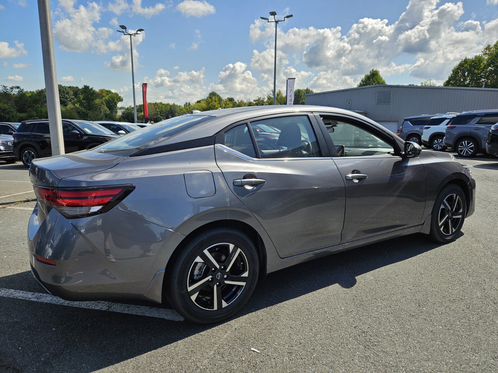 2025 Nissan Sentra SV photo 4