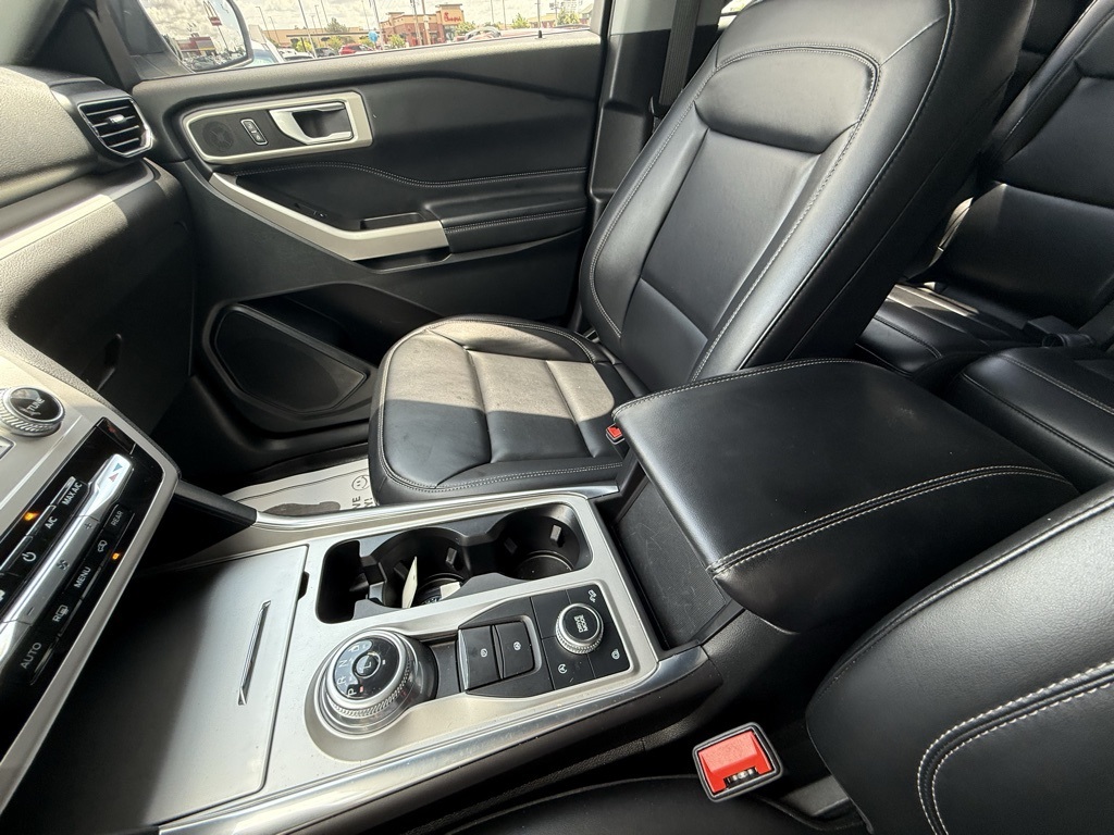 2023 Ford Explorer XLT photo 23