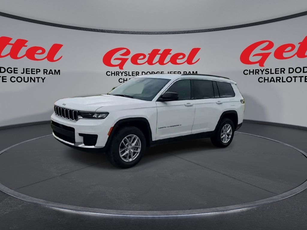 2025 Jeep Grand Cherokee Laredo Altitude photo 4