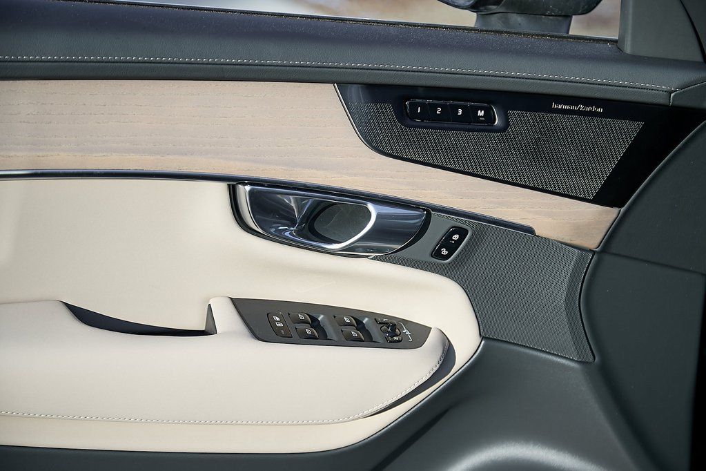 2026 VOLVO XC90 - Image 9