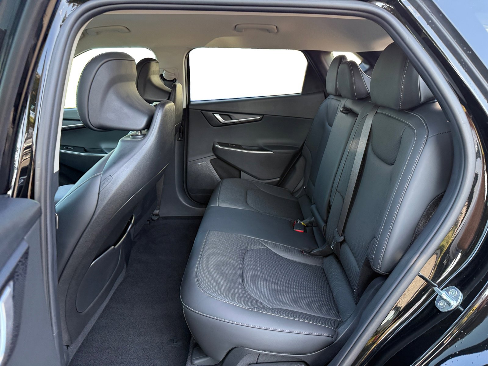 2022 Kia EV6 Wind photo 16