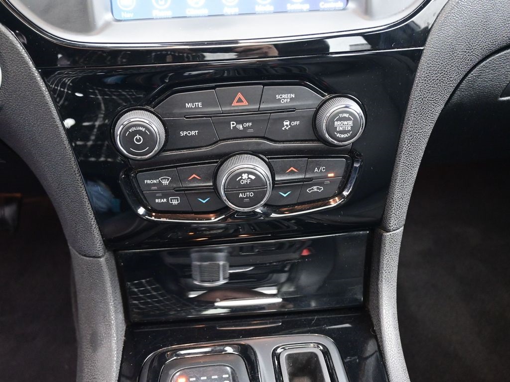 2022 Chrysler 300 S photo 2