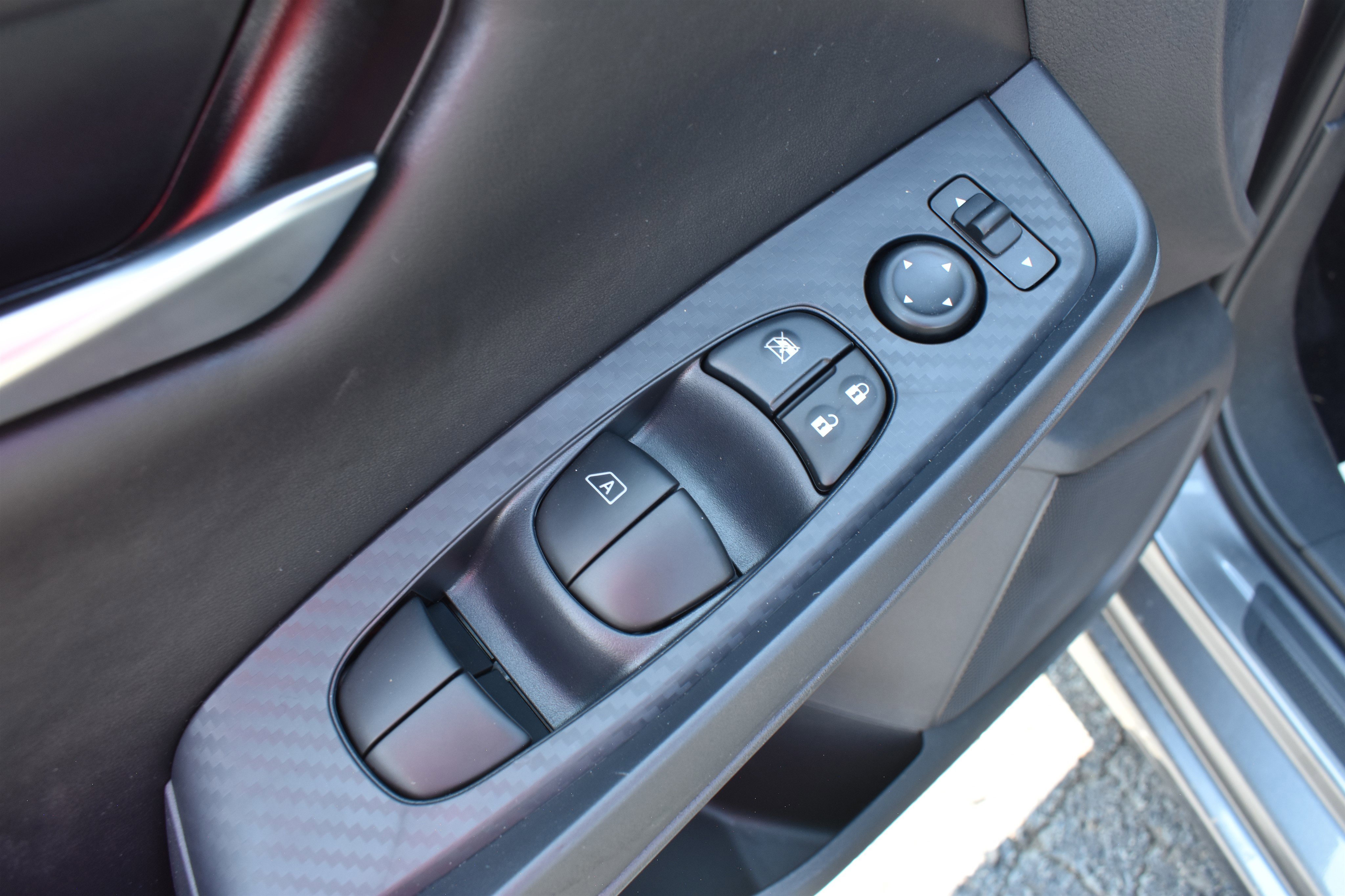 2025 Nissan Sentra SV photo 3