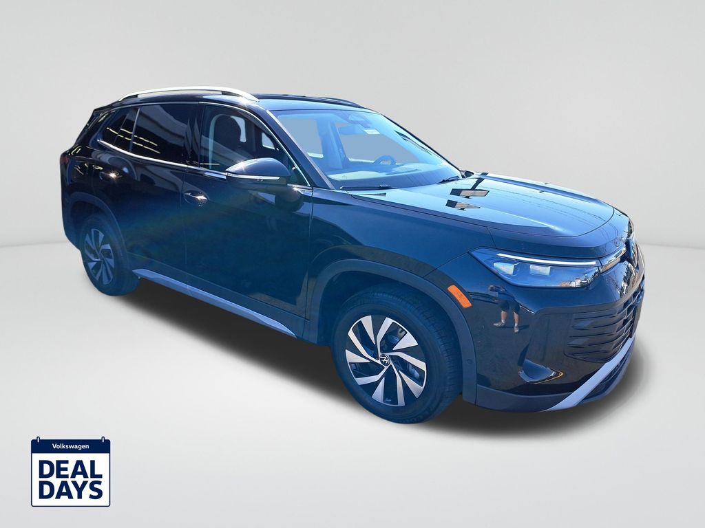 2025 Volkswagen Tiguan S photo 3