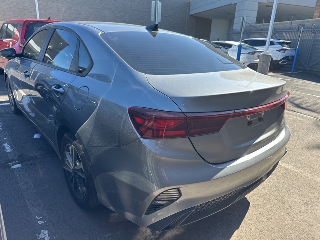 2022 Kia Forte LXS photo 4