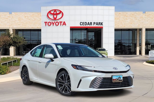 2025 Toyota Camry LE photo 4