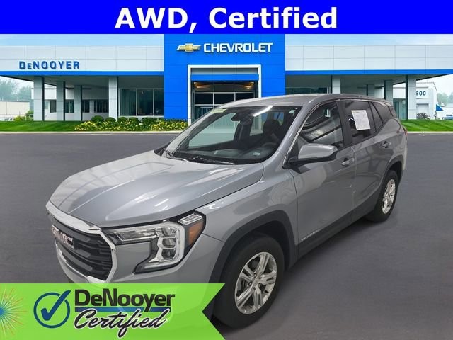 2024 GMC Terrain SLE's photo