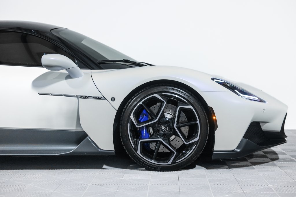 2022 Maserati MC20 Base photo 3