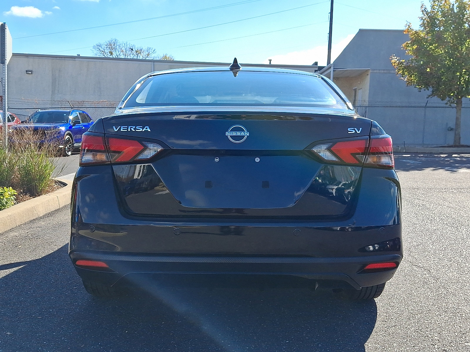 2023 Nissan Versa 1.6 SV photo 4