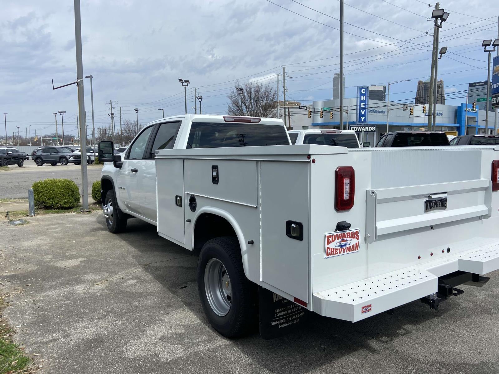2024 Chevrolet Silverado 3500HD Work Truck photo 3