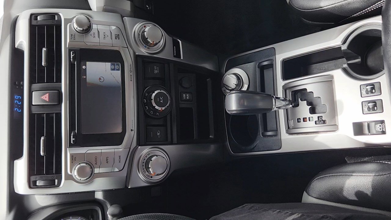 2018 Toyota 4Runner SR5 Premium photo 13
