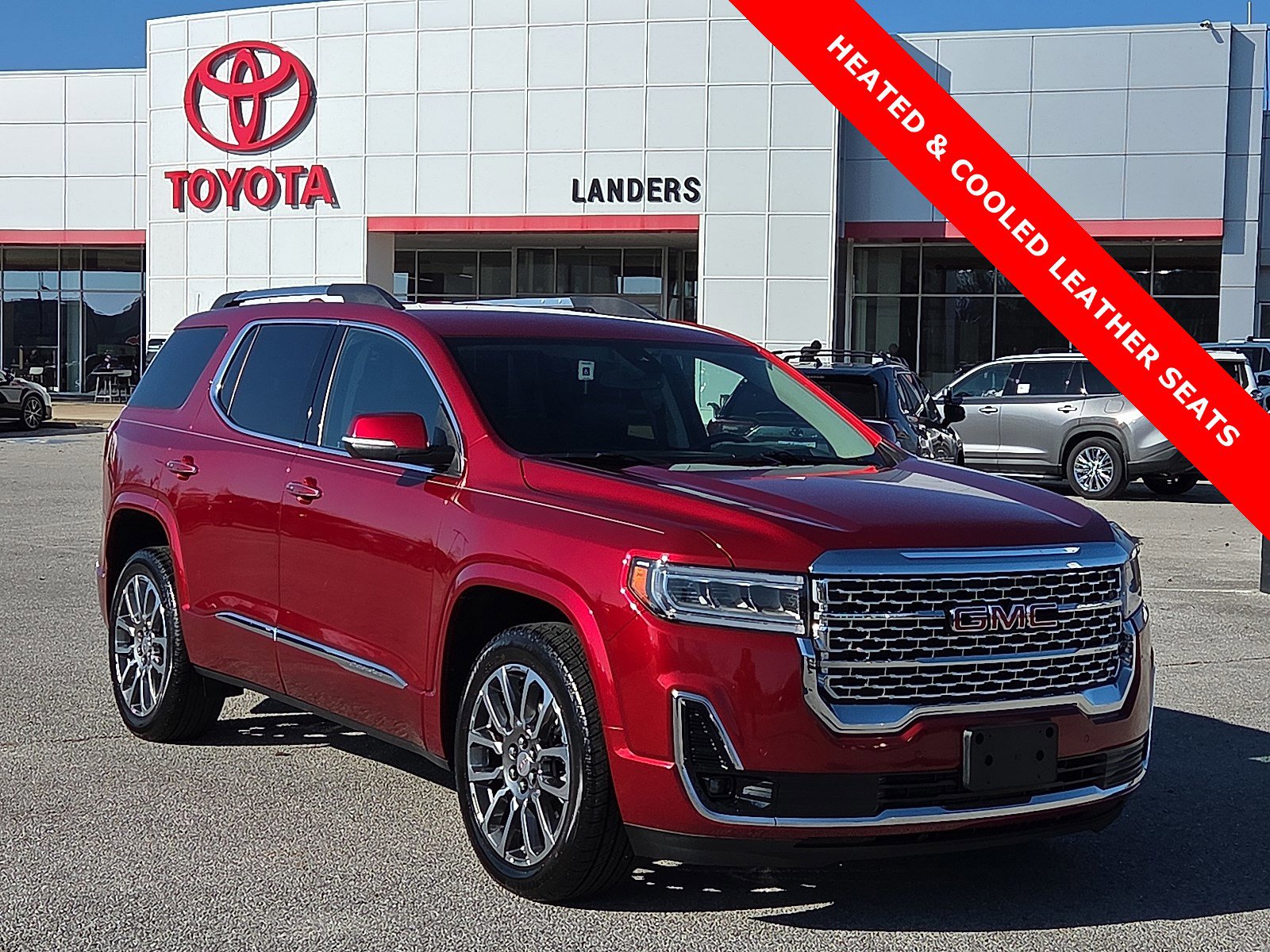 2022 GMC Acadia Denali's photo