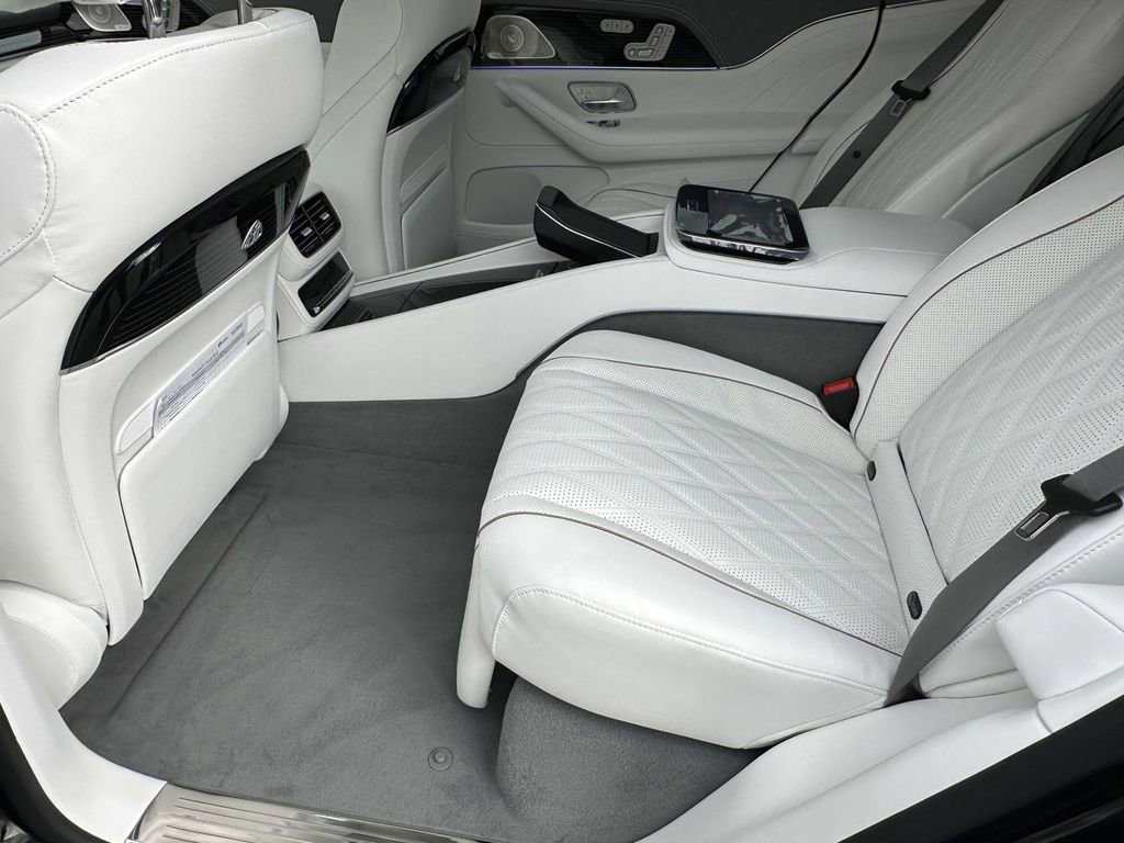 2025 Mercedes Benz GLS Maybach 600 4MATIC photo 23