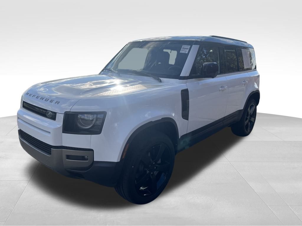 2026 Land Rover Defender S's photo