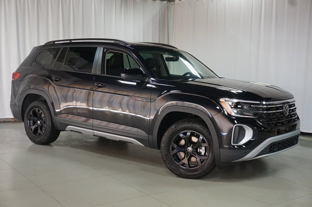2026 Volkswagen Atlas Peak Edition SE photo 3