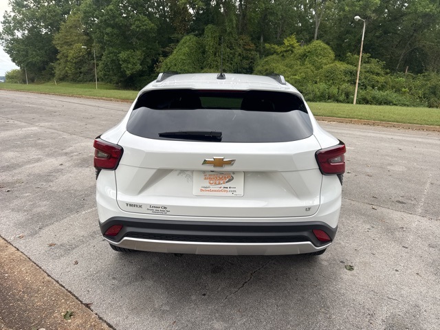 2024 Chevrolet Trax LT photo 4