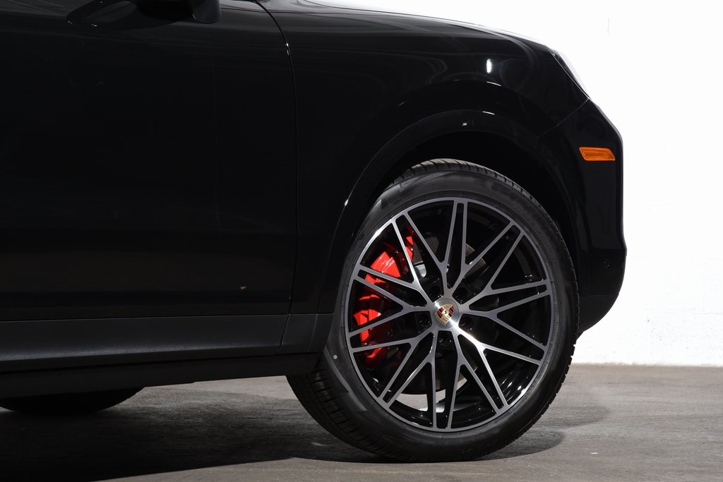 2025 Porsche Cayenne Coupe S photo 13