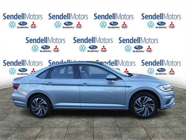 2020 Volkswagen Jetta SEL photo 2