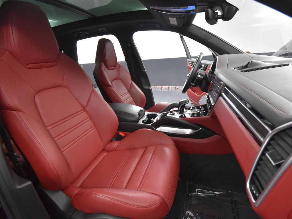 2022 Porsche Cayenne E-Hybrid Turbo S photo 41