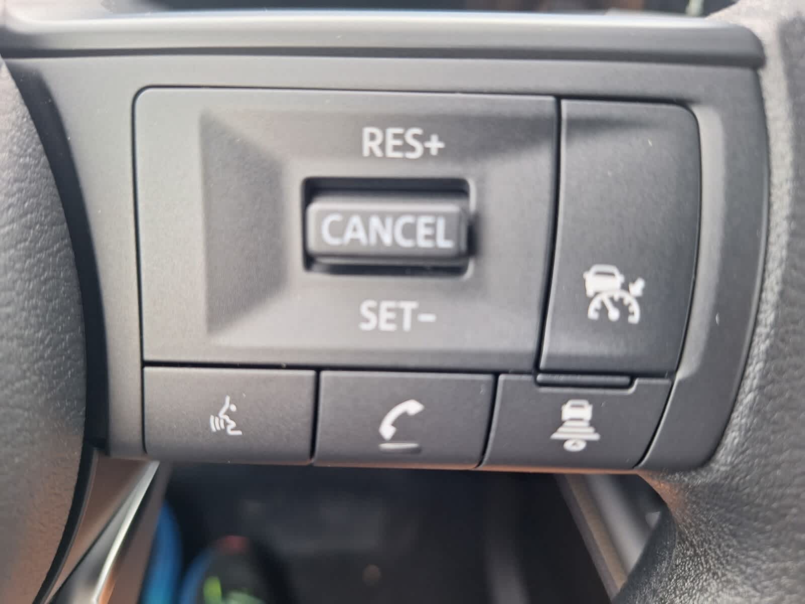 2025 Nissan Kicks SV photo 13