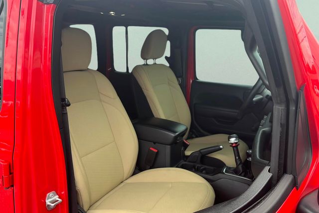 2023 Jeep Wrangler Willys photo 19