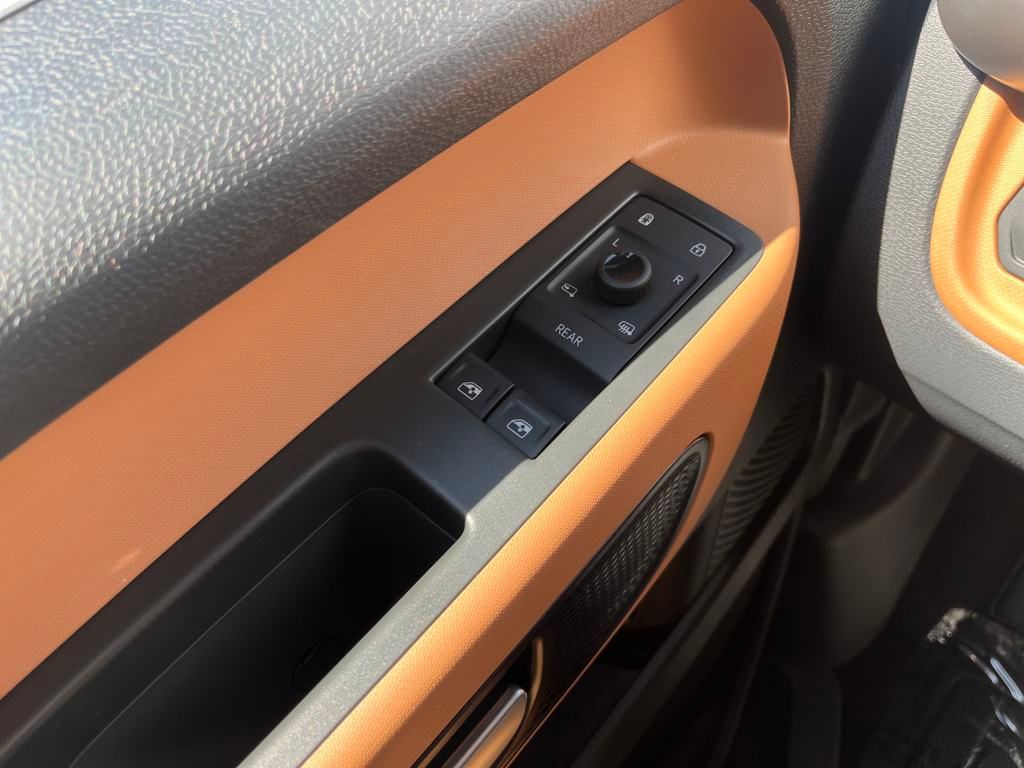 2025 Volkswagen ID. Buzz Pro S photo 48