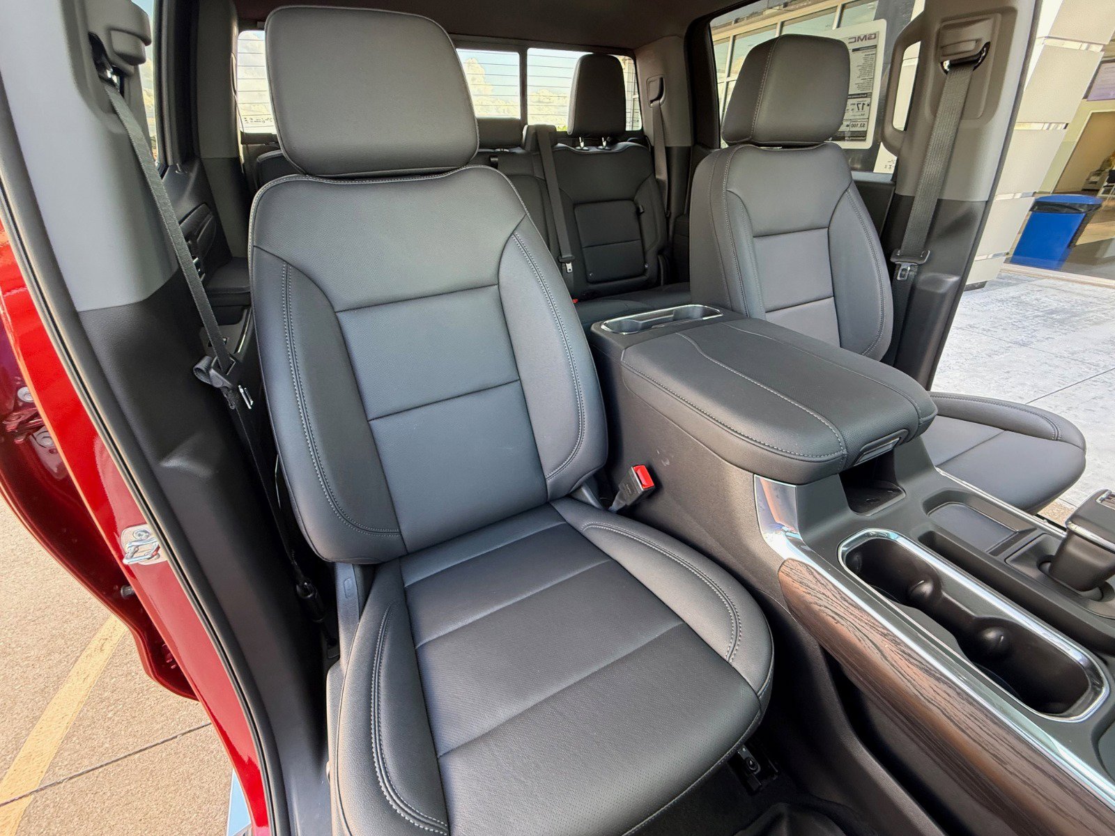2025 Gmc Sierra 1500 SLT photo 29