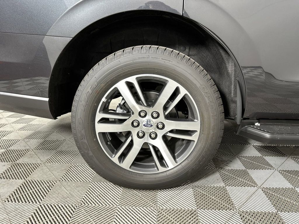 2024 Ford Expedition XLT photo 15