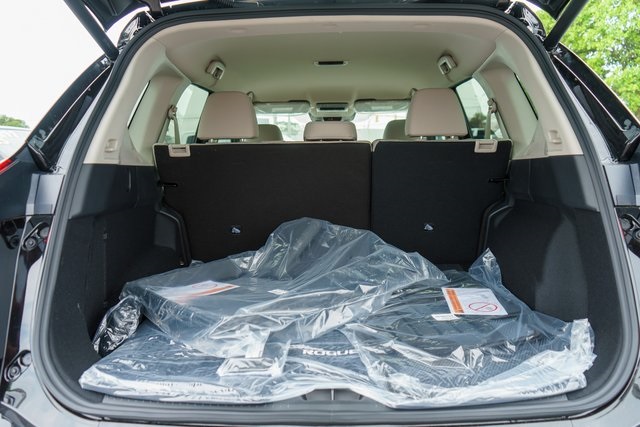 2025 Nissan Rogue SV photo 4