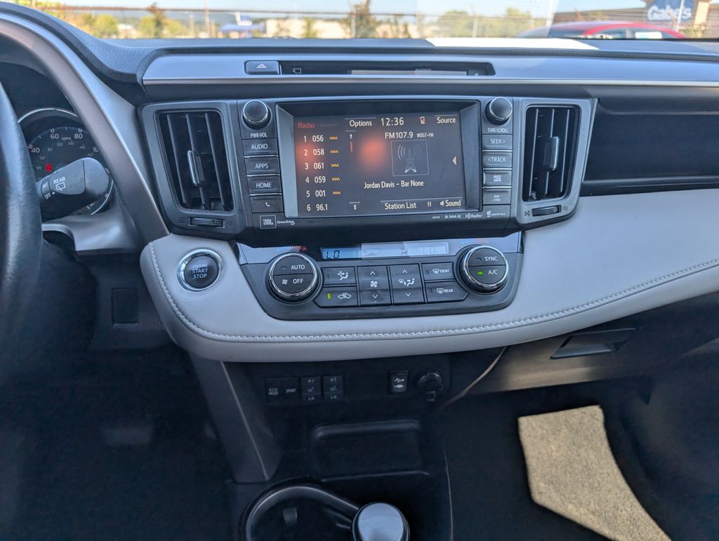 2016 Toyota RAV4 Limited photo 21
