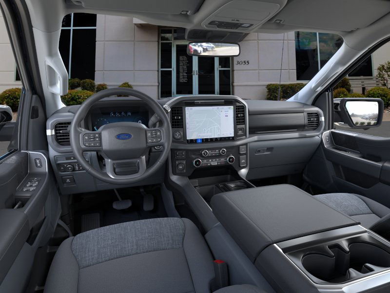 2025 Ford F-150 XLT photo 8